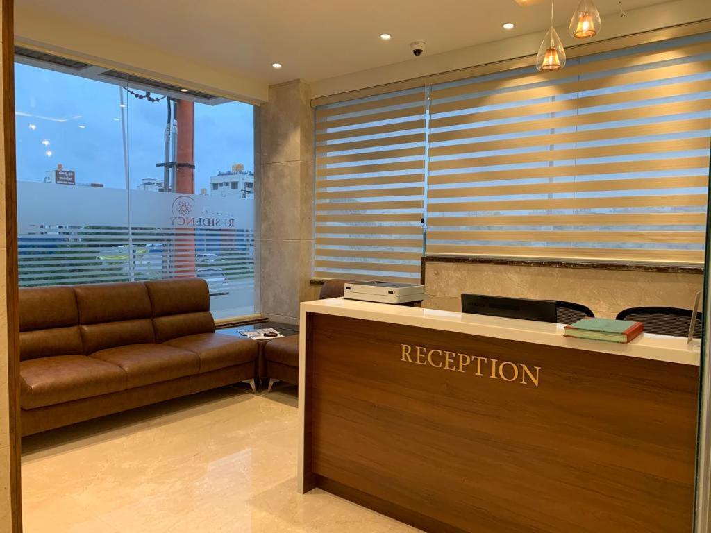 Jesta Residency Hotel Хасан Екстериор снимка