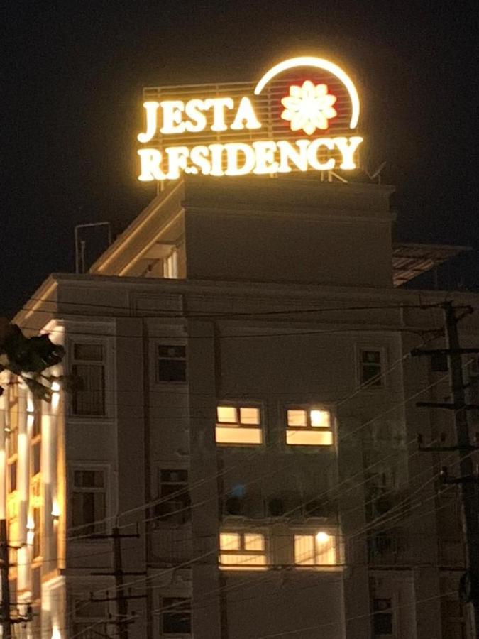 Jesta Residency Hotel Хасан Екстериор снимка