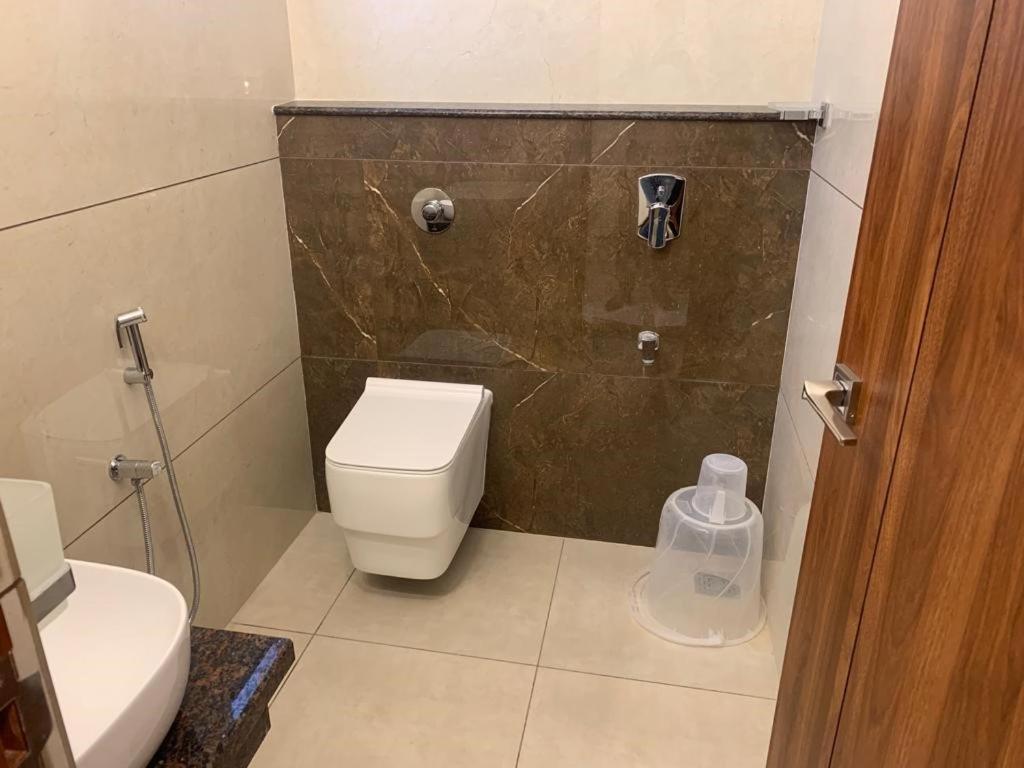 Jesta Residency Hotel Хасан Екстериор снимка